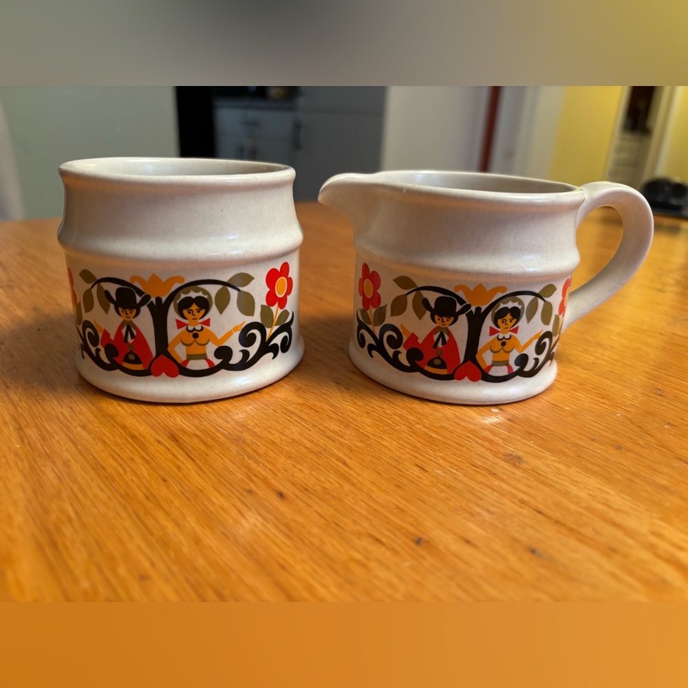 Vintage Sadler England Folk Love Pattern Cream and Sugar Set